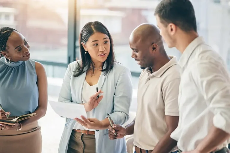 Spontaneous business meeting with people and woman boss