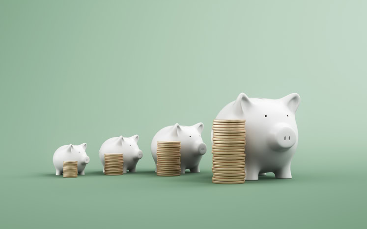 3d render Coins and White Porcelain Piggy Banks, Small to Large, on Pastel Green Background, The Concept of Economy, Savings and Inflation from Small to Large